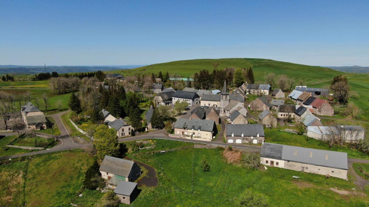 Auberge Du Cezallier Otel Montgreleix Dış mekan fotoğraf