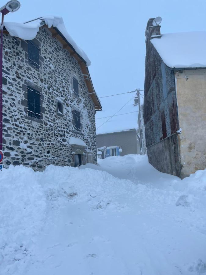 Auberge Du Cezallier Otel Montgreleix Dış mekan fotoğraf